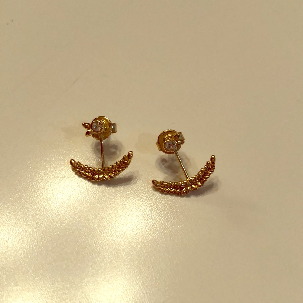Stud Earrings with Feather
